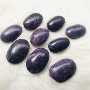 卸売天然民芸品磨かれたクリスタルパームストーンとスタークリスタル彫刻レピドライトハート装飾用 - Product Image 2