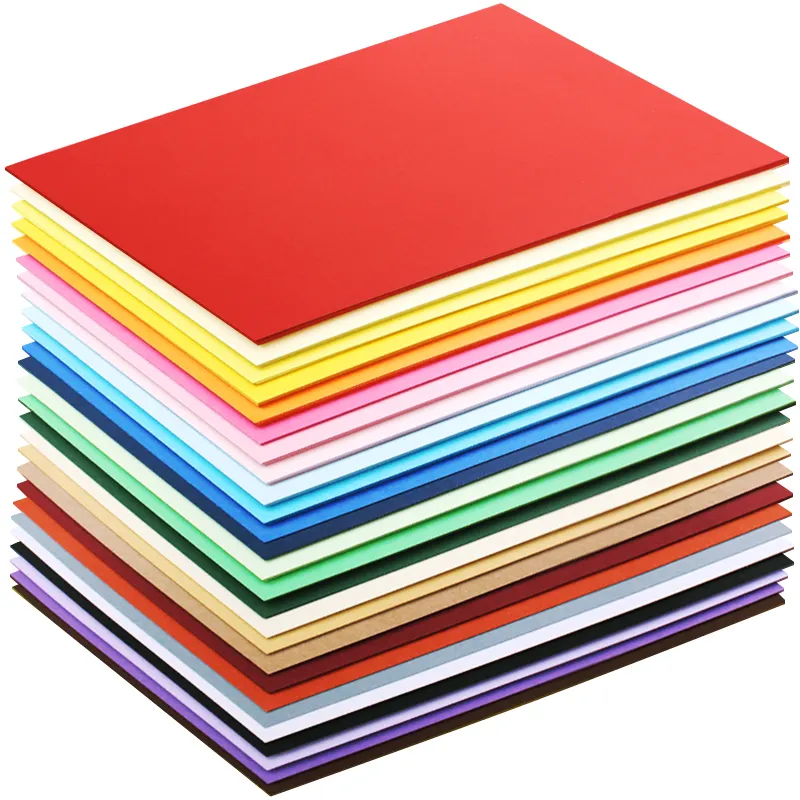 Papier cartonné 230gsm à impression personnalisée Cartes de papier cartonné dur coloré Feuilles de papier kraft A4 Papier cartonné coloré en gros