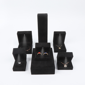 Bán Buôn Đồ Trang Sức Sang Trọng Bao Bì Vòng Cổ Nhẫn Trang Sức Set Hộp Tùy Chỉnh Màu Đen Flannel Nhung LED Ánh Sáng Hộp Đồ Trang Sức Với Logo - Product Image 2