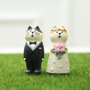 Japanese Style Zakka Cat Figurine Resin Wedding Cake Decoration Handmade Couple And Baby Set - Product Image 2