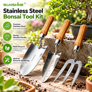 Set di Attrezzi da Giardino SUNSHINE in 3 Pezzi, Kit con Paletta e <span class=keywords><strong>Zappa</strong></span> in Acciaio Inox, Manico in Legno, Utensili per Piantare, Scavare e Diserbare - Product Image 1
