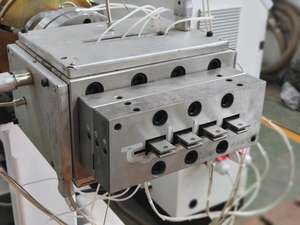 Ligne de production de machines d'extrusion de plastique pour panneaux de revêtement en PVC, panneaux à lattes 3D, panneaux muraux en WPC, panneaux muraux à rainures - Product Image 6