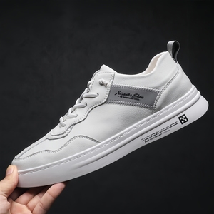 Nuevos Zapatos Deportivos Casuales de Baloncesto para <span class=keywords><strong>Hombre</strong></span>, de Cuero Negro, Zapatillas Más Vendidas, Ligeras y de Estilo Plano - Product Image 1