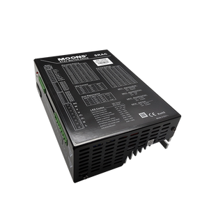 Controlador de Motor de la Serie MOONS SRAC, Accionamiento de CA Trifásico de 90-240 VCA, 34 42 con Ventilador - Product Image 1