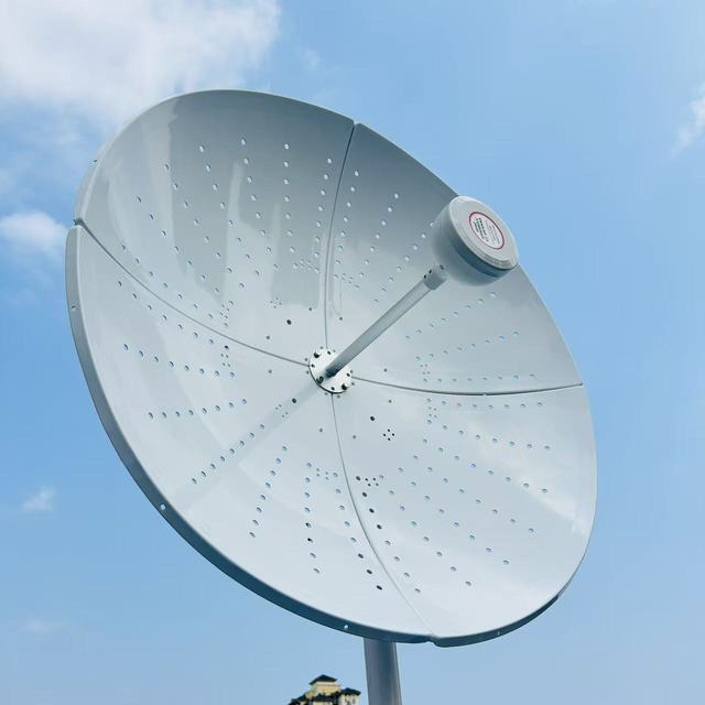 Multiband MIMO 5G Parabolic Antenna Feeder with 36dBi Gain 1700-4200MHz Frequency Range 1.5 VSWR