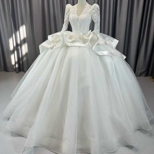 Lscm78 Luxury Ivory <b>Wedding</b> Dress Beaded Appliques Ball Gown Sweetheart Neckline Chapel Train Floor-Length Bridal Dress for - Product Image 1