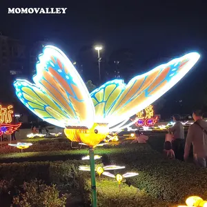 A peça central de luz borboleta de 120 cm em ABS Shell padrões vibrantes realça parques, gramados e paisagens noturnas