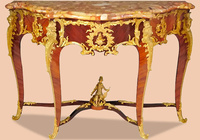 Console classique en métal sculpté de style européen antique de luxe avec plateau en marbre pour salon, villa et hôtel, meubles de maison