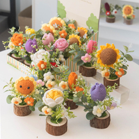 OEM ODM Pot de fleurs en crochet de tournesol fait à la main fil de laine à tricoter pour la fête des mères remise des diplômes nouvel an