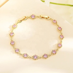 Pulsera de Moda con Dijes Personalizados en Forma de Flor, Chapada en Oro de 18K, Aleación de Cobre, Diseño Superior de Fábrica China, Marca HengDian, Venta al por Mayor - Product Image 3