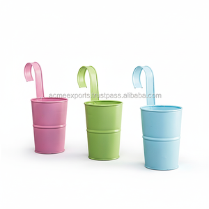 Jardinières en métal suspendues colorées avec crochet pour clôture de balcon ou jardin Durable antirouille et parfait pour les petites plantes - Product Image 1