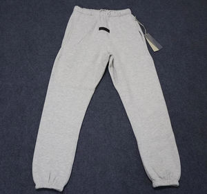 Set Essenziale <span class=keywords><strong>da</strong></span> <span class=keywords><strong>Uomo</strong></span> SS22 con <span class=keywords><strong>Felpa</strong></span> con Cappuccio Jogger e <span class=keywords><strong>Pantaloni</strong></span> della Tuta di Lusso Firmati - Product Image 6