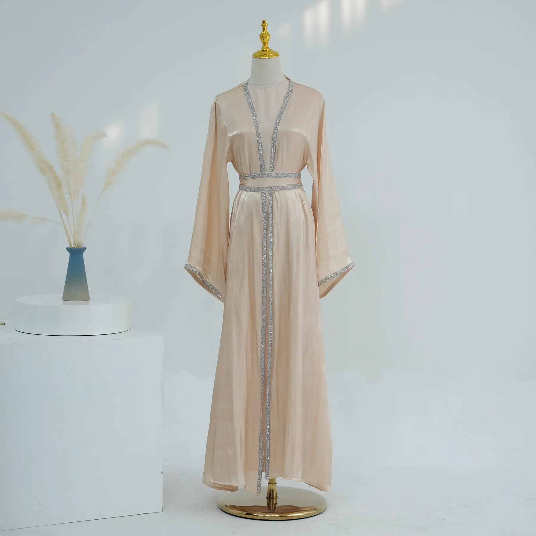 2024 Custom Islamic Clothing Dubai Luxury EID Modest Abayas with Rhinestone Kimono for Muslim Women Dress Sparkly Open Abaya