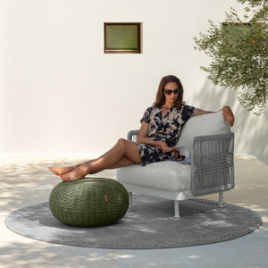Ensemble de salon d'extérieur minimaliste de style scandinave, écologique, en corde tressée claire, mobilier de parc avec pieds blancs surélevés, résistant à l'eau - Product Image 3