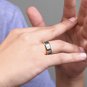 Anillo Vikingo Runas Titanio Acero Hombre Mujer 8mm Ancho Mitologia Nordica Grabado Geometrico Banda Joyeria Unisex Regalo - Product Image 2