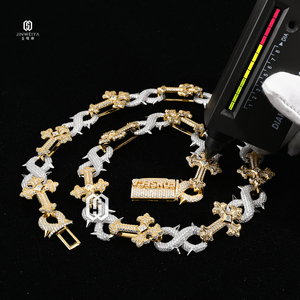 Nueva Cadena de Eslabones Cubanos con Cruz de Moissanita VVS en Plata 925, Collar Cubano Estilo Hip Hop Iced Out de 18MM con Eslabones de Púas Desmontables - Product Image 3