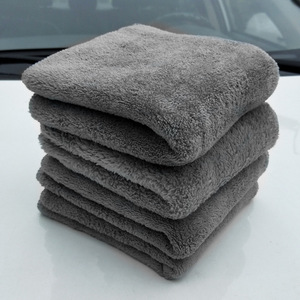 Serviette de nettoyage auto en microfibre corail 40x40cm, épaisse et super absorbante pour le detailing automobile - Product Image 1