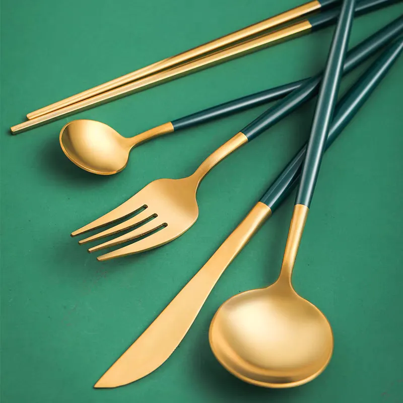 Vendite calde del commercio all'ingrosso argenteria oro cena coltello cucchiaio forchetta set <span class=keywords><strong>cuttlery</strong></span> posate set cucharas