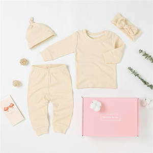 Conjunto de <span class=keywords><strong>pijama</strong></span> infantil de 4 piezas personalizado con sombrero anudado, diadema, Bonito traje de bebé de manga larga, conjunto de regalo, canastilla de bebé acanalada de algodón orgánico - Product Image 6