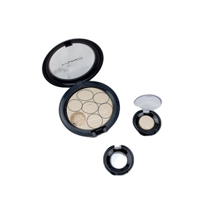 กล่องตัวอย่างเครื่องสำอางรูปยูเอฟโอขนาดเล็ก เส้นผ่านศูนย์กลางภายใน 19 มม. รุ่น Q สำหรับตัวอย่างสีเครื่องสำอาง - Product Image 5