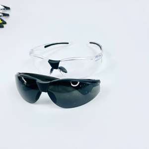 Protection de laboratoire de preuve d'acide de lunettes de sécurité résistantes chimiques pour le bouclier UV d'éclaboussure de recherche médicale de la <span class=keywords><strong>Science</strong></span> - Product Image 6
