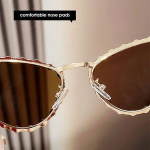 Gafas de Sol de Lujo 2025 con Patillas Metálicas en Forma de Estrella, Protección UV400, Diseño Ojo de Gato con Diamantes para Mujer - Product Image 4