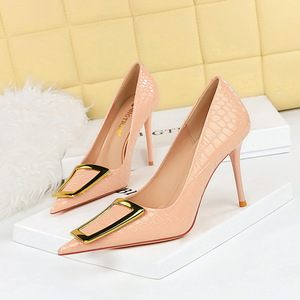 Premium Pattern Pointed Toe High Heels Comfortable Metal Pumps for Women Wholesale - Product Image 1