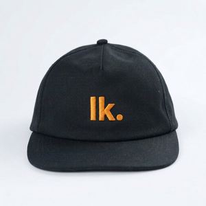 Casquette Snapback personnalisée à 5 panneaux, casquette en coton non structurée avec logo brodé, casquette Snapback noire - Product Image 1