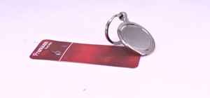 Porte-clés rond en métal avec finition argentée, porte-clés de qualité supérieure pour la promotion de la marque d'entreprise, cadeau promotionnel - Product Image 3