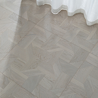 Parquet en bois d'ingénierie multicouche gris, chêne foncé, design raclé à la main pour villas