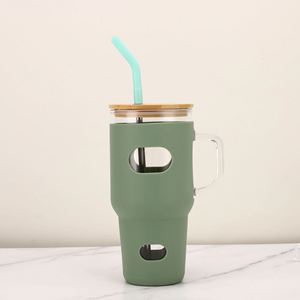 Mug de voiture en verre borosilicate de haute qualité avec manchon en silicone antidérapant, poignée intégrée, anti-fuite, couvercle avec paille en bambou naturel, 32 oz - Product Image 4