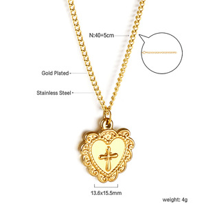 Collana con Ciondolo a Lucchetto d'Amore di Alta Qualità, Placcata in Oro 18k, in Acciaio Inossidabile Antiossidante, Design Bicolore su Due Lati per Donne - Product Image 4
