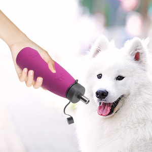 Bouteille d'eau en silicone pour animaux de compagnie de 00ml-avec buse en acier inoxydable et contrôle du débit pour grands chiens - Product Image 4