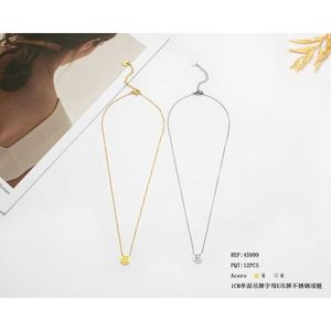 Collana con Ciondolo a Forma di Lettera E in Acciaio Inossidabile, Catena Singola da 1cm, Gioiello Accessorio di Moda - Product Image 1