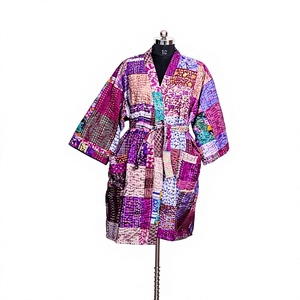 Kimono de Seda Bohemio Hecho a Mano en India con Parches Kantha, Elegante Ropa de Dormir y de Playa para Mujer, Transpirable, para Otoño/Primavera/Verano - Product Image 1