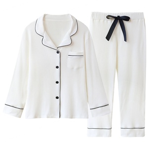 Ensemble pyjama décontracté en coton/élasthanne respirant pour femme, grande taille, tricoté, à manches longues, avec col rabattu blanc, vente en gros - Product Image 1