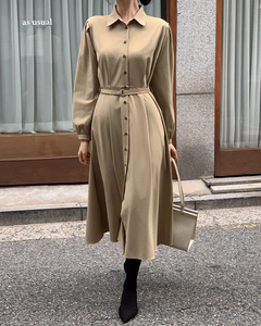 Robe midi élégante noire pour femme, à manches longues, ceinturée, col boutonné, coupe trapèze ample, pour le bureau et le travail en automne - Product Image 2