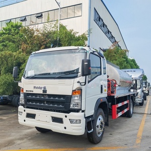 Camion pulvérisateur d'asphalte et de bitume Sinotruk HOWO pour la construction - Product Image 2