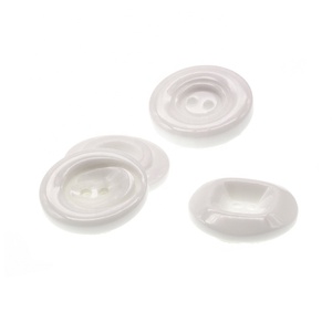 Bouton <span class=keywords><strong>de</strong></span> couture uniforme <span class=keywords><strong>de</strong></span> travail rond blanc Offre Spéciale <span class=keywords><strong>de</strong></span> résine pour l'uniforme d'infirmière <span class=keywords><strong>de</strong></span> <span class=keywords><strong>docteur</strong></span> <span class=keywords><strong>de</strong></span> chef - Product Image 2