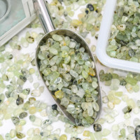 Vente chaude Graviers De Cristal pour La Décoration Approvisionnement D'usine Pas Cher Prix Cristal Artisanat Naturel Prehnite Puces Pierre
