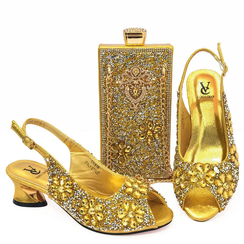 2023 nuove borse di lusso con set di sandali da donna borse a catena di moda per feste abbinate scarpe set pochette a portafoglio pochette da donna