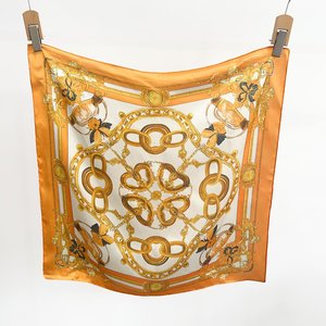 Elegante Sciarpa da Collo in Raso con Motivi Floreali e Catena, Stile Vintage, Sciarpa Quadrata in <span class=keywords><strong>Seta</strong></span> <span class=keywords><strong>Rosa</strong></span> con Stampa Bottiglia di Profumo per Donne - Product Image 4