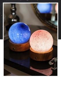 Veilleuse LED en forme d'étoile Lampe USB en bois Produit Explosion Lampe au design novateur moderne Veilleuse en verre avec boule de cristal - Product Image 6