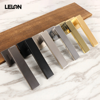 Serrure de porte magnétique minimaliste, ensemble de serrures de confidentialité silencieuses à poignée carrée fendue pour portes intérieures, personnalisable et disponible en gros