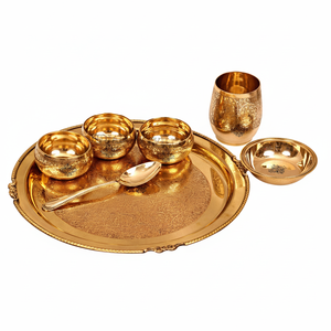 Juego de cena tradicional de diseño en relieve de latón puro de Villa de arte indio de 7 para uso doméstico en hoteles y restaurantes - Product Image 1