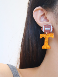 Boucles d'oreilles en acrylique en forme de lettre T avec paillettes, thème Super Bowl, pour fans de football - Bijoux pour le jour du match et la cheerleading - Product Image 5