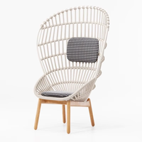 Chaise d'extérieur en osier à dossier haut de style nordique, avec structure en aluminium mobile, créative et tendance, pour maison d'hôtes et jardin