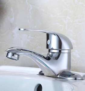 Robinet de lavabo chromé à design moderne et épuré, monocommande, double trou, <span class=keywords><strong>en</strong></span> alliage de <span class=keywords><strong>zinc</strong></span>, à montage sur plan, avec cartouche céramique, pour eau froide et chaude - Product Image 5