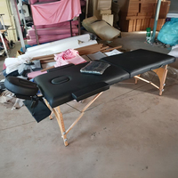 MEDIGE Table de soin esthétique moderne pliable avec pieds en bois, mousse haute densité, portable, qualité professionnelle pour usage commercial en salon