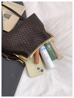 Sac à bandoulière grande capacité avec logo personnalisé, texture tissée, poignée supérieure brillante, fermeture Kiss Lock, vente en gros, directement de l'usine pour femmes